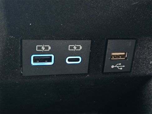 Used 2021 Toyota Avalon Limited image 22