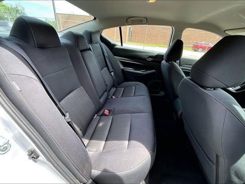 Used 2024 Nissan Altima 2.5 SV FWD image 25