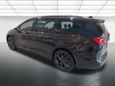 New 2026 Chrysler Pacifica Select w/ S Appearance Package image 4