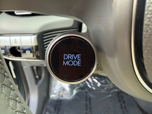 Used 2024 Hyundai Ioniq 5 SE image 17