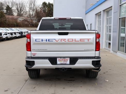 Used 2020 Chevrolet Silverado 1500 Custom w/ Custom Value Package image 9