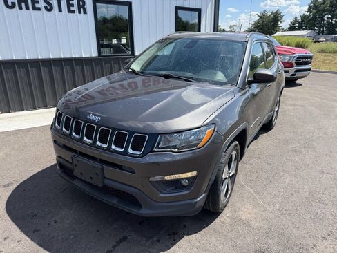 Used 2018 Jeep Compass Latitude w/ Popular Equipment Group image 3