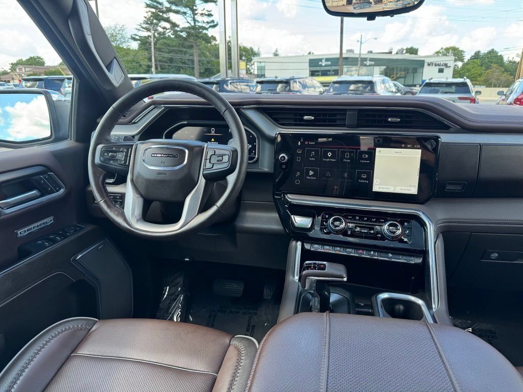 Used 2025 GMC Sierra 1500 Denali w/ Denali Reserve Package AWD/4WD image 12