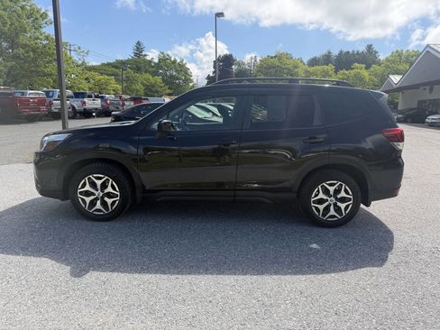 Used 2019 Subaru Forester Premium w/ All-Weather Package AWD/4WD image 2