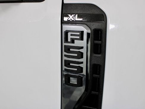 Used 2026 Ford F550 XL w/ XL Chrome Package image 9