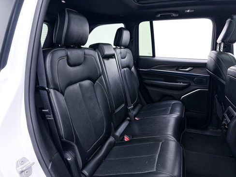 Used 2023 Jeep Grand Cherokee Overland AWD/4WD image 53