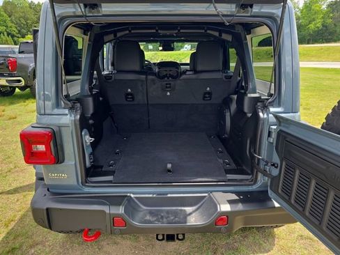 Used 2026 Jeep Wrangler Unlimited Rubicon AWD/4WD image 13