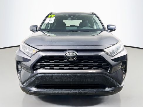Used 2019 Toyota RAV4 XLE w/ Convenience Package FWD image 11