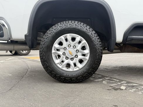 Used 2023 Chevrolet Silverado 2500 LT w/ Convenience Package image 9