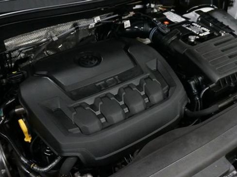 Certified 2023 Volkswagen Tiguan SE image 68