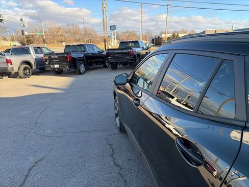 Used 2025 Chevrolet Trax LT w/ LT Convenience Package image 23