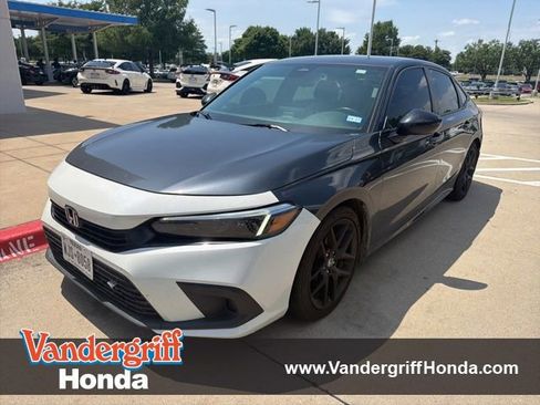 Used 2025 Honda Civic Sport image 1