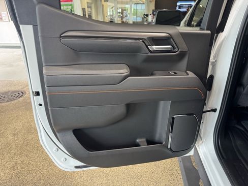 Used 2026 GMC Sierra 1500 AT4 w/ AT4 Premium Package AWD/4WD image 11
