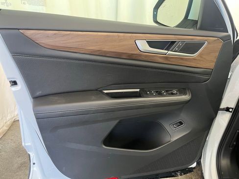 New 2026 Volkswagen Atlas SE image 9