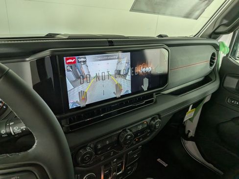 New 2026 Jeep Gladiator Rubicon AWD/4WD image 22