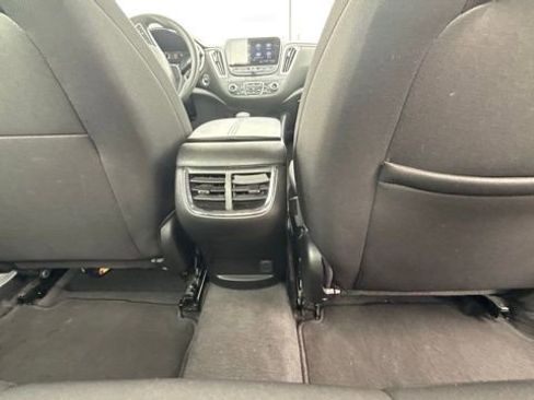 Used 2024 Chevrolet Malibu LT image 14