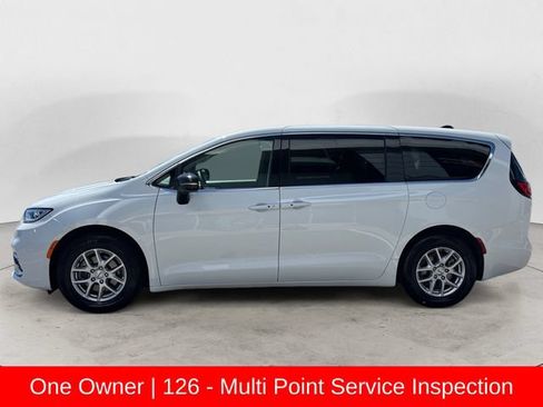 Used 2024 Chrysler Pacifica Touring-L FWD image 2