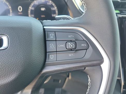 New 2025 Jeep Grand Cherokee L Limited w/ Luxury Tech Group II image 24