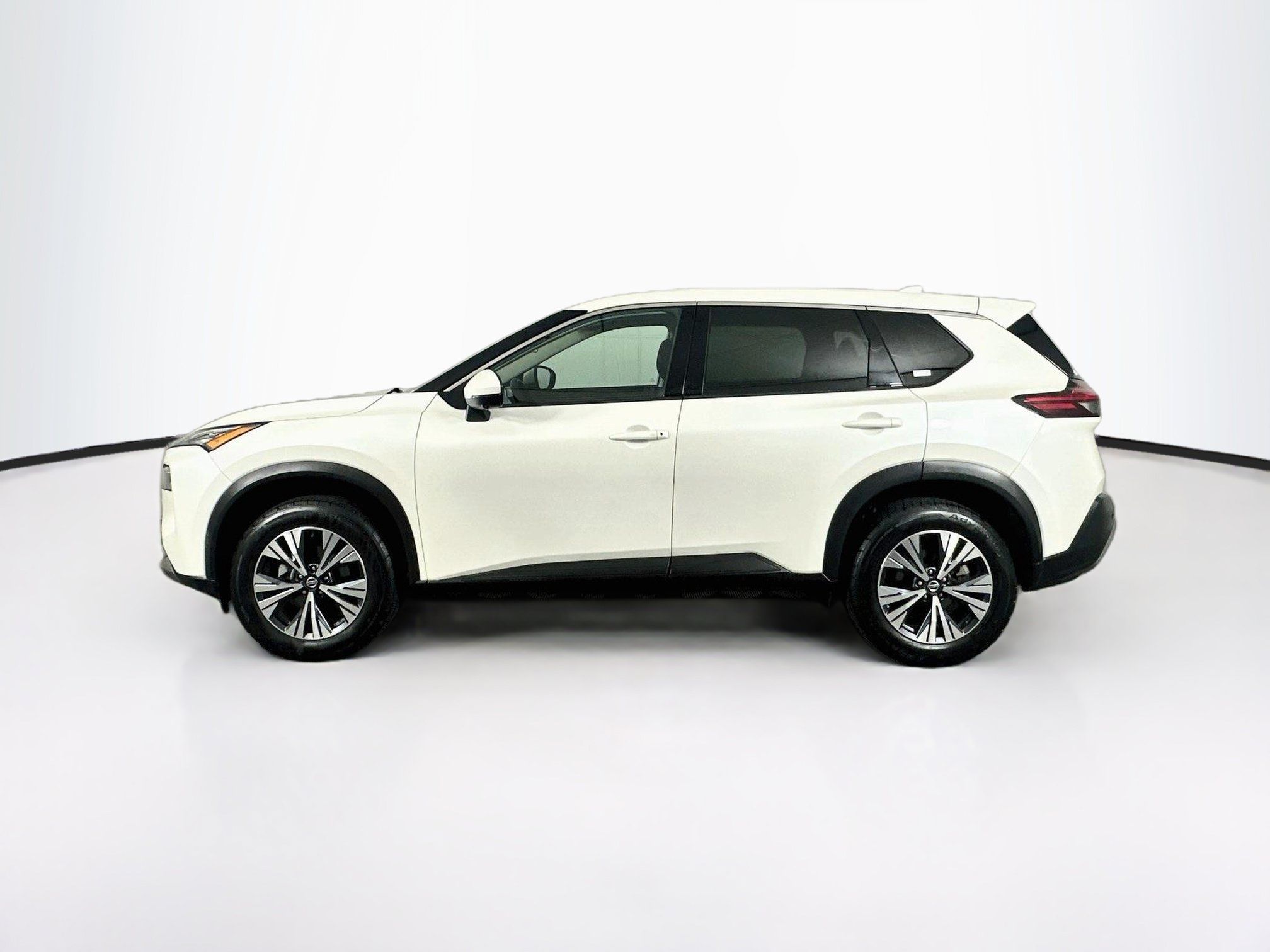 Used 2021 Nissan Rogue SV FWD image 4