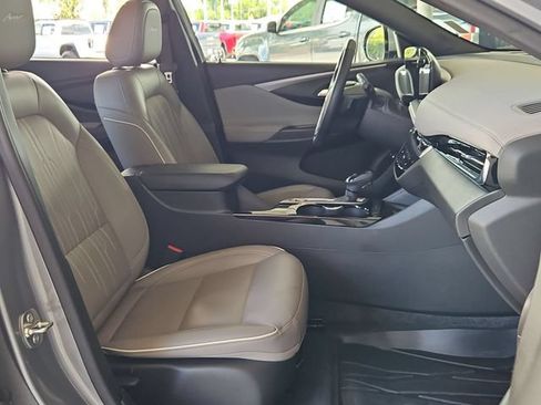 Used 2025 Buick Envista Avenir FWD image 28
