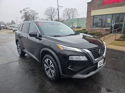 Used 2021 Nissan Rogue SV image 4