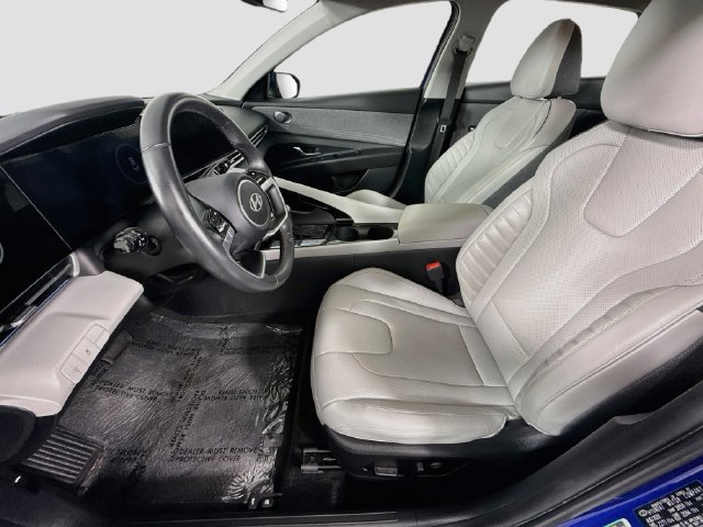 Used 2025 Hyundai Elantra Limited FWD image 22