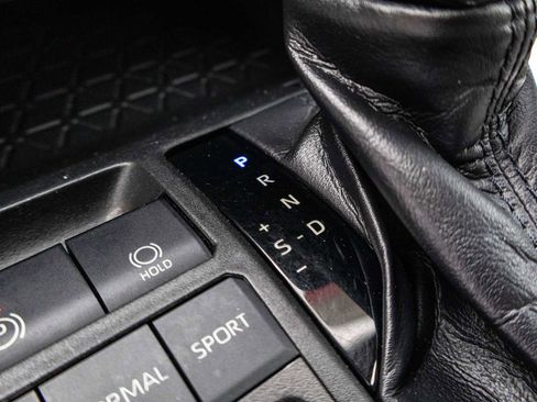 Used 2019 Toyota RAV4 XLE w/ Convenience Package FWD image 26
