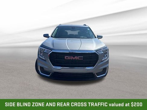 Used 2023 GMC Terrain SLE w/ Driver Convenience Package image 9