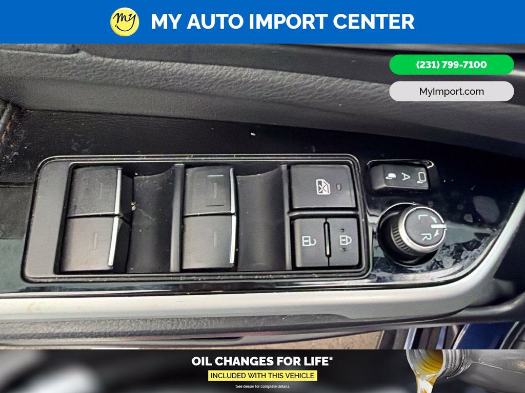 Used 2025 Toyota Sienna Limited AWD/4WD image 10