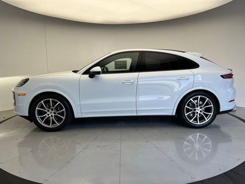 Used 2025 Porsche Cayenne Coupe image 2