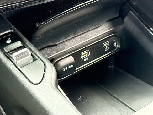 Used 2023 Kia Telluride S image 12