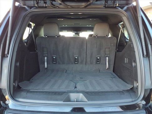 Used 2024 GMC Yukon XL SLT image 23