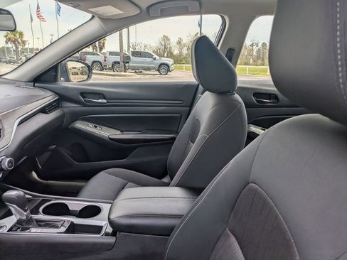 Used 2024 Nissan Altima 2.5 SV image 22