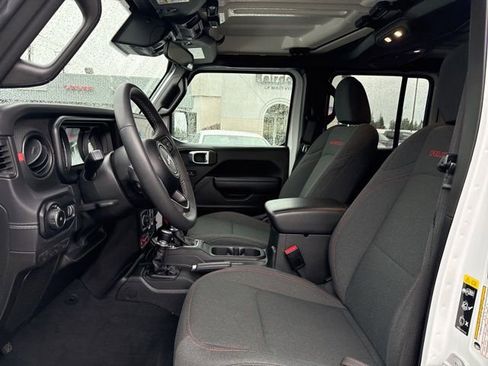 Used 2025 Jeep Wrangler Unlimited Rubicon AWD/4WD image 24