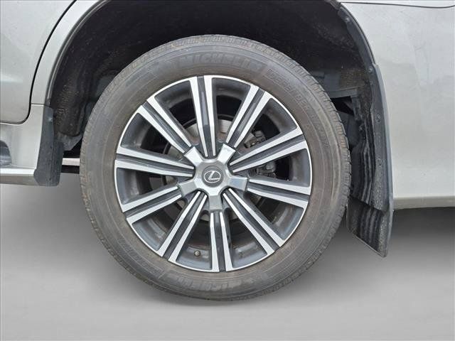 Used 2019 Lexus LX 570 4WD w/ Luxury Package image 13