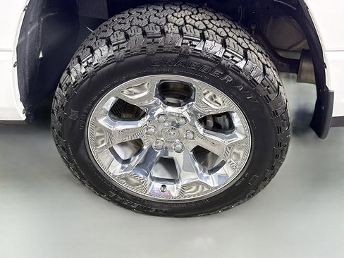 Used 2020 RAM 1500 Big Horn AWD/4WD image 33
