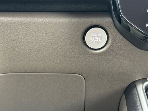 New 2026 Kia Carnival image 24