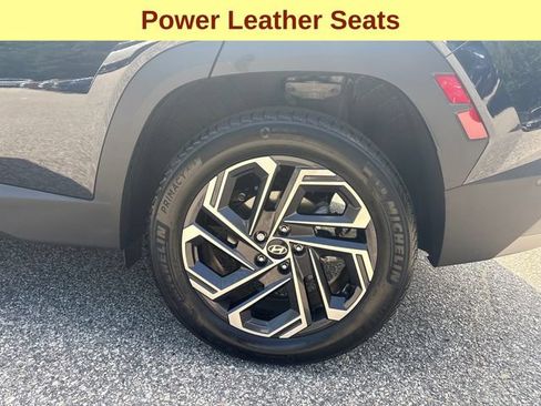 Used 2025 Hyundai Tucson Limited AWD/4WD image 9