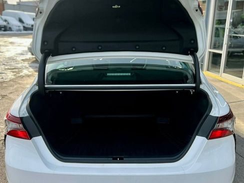 Used 2021 Toyota Camry SE image 8