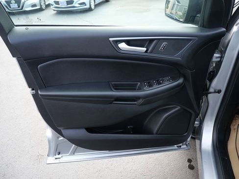 Used 2021 Ford Edge SE w/ Cargo Accessory Package image 16