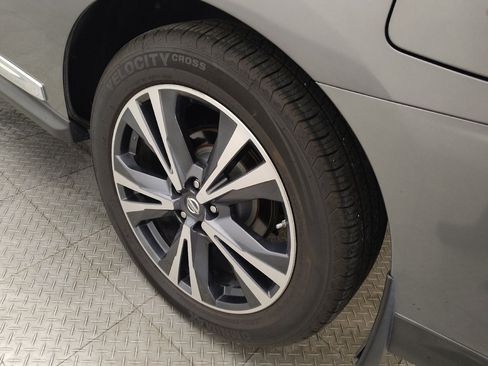 Used 2017 Nissan Pathfinder Platinum w/ Cargo Package FWD image 31