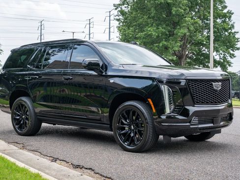 Used 2026 Cadillac Escalade Sport w/ LPO, ONYX Package AWD/4WD image 4
