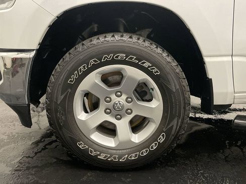 Used 2019 RAM 1500 Big Horn AWD/4WD image 26