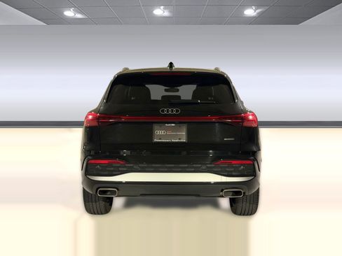 Used 2025 Audi Q5 Premium w/ Convenience Package AWD/4WD image 10