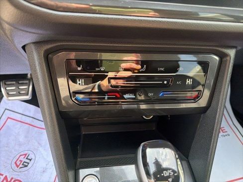 Used 2023 Volkswagen Tiguan SE R-Line image 14