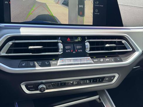 Used 2022 BMW X5 xDrive40i w/ Premium Essential Package image 33
