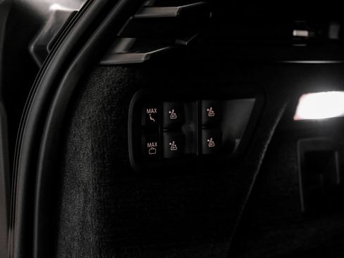 Used 2025 BMW ALPINA XB7 AWD/4WD image 73