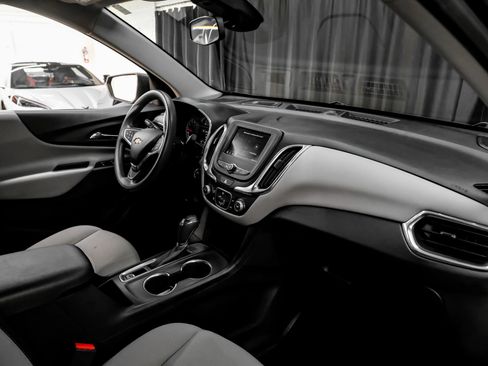 Used 2020 Chevrolet Equinox LS w/ LPO, Floor Liner Package FWD image 14