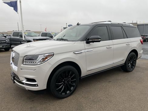 Used 2021 Lincoln Navigator Reserve w/ Luxury Package image 6
