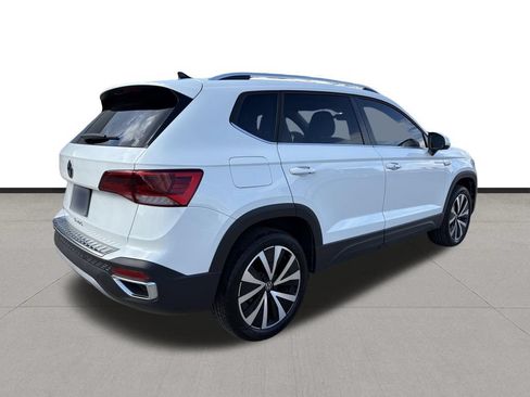 Used 2024 Volkswagen Taos SE FWD image 5